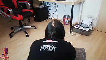 Curvy German Gamer Girl Gets Fucked While Gaming
