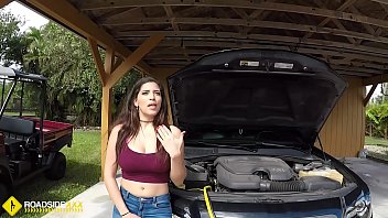 Roadside Latina Wife Has Sex With Her Mechanic Outside